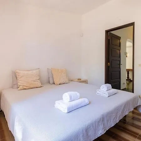 Alvor Private Pool With Large Garden & Peace Villa *