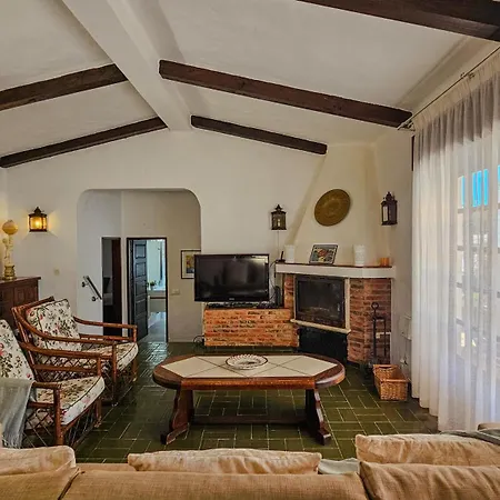 Alvor Private Pool With Large Garden & Peace