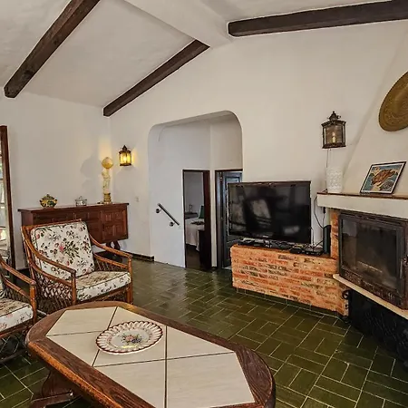 Alvor Private Pool With Large Garden & Peace