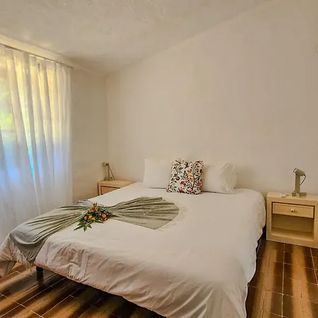 Villa Alvor Private Pool With Large Garden & Peace