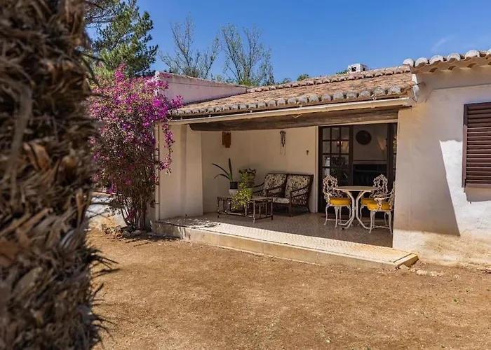 Вилла Charming Swimming Pool