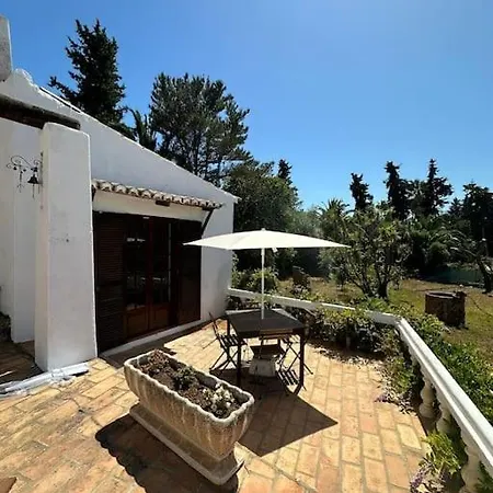 Alvor Private Pool With Large Garden & Peace 别墅 *